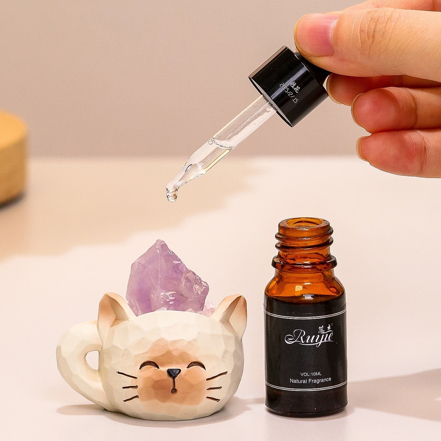 Cute Cat Crystal Raw Stone Aromatherapy Holder